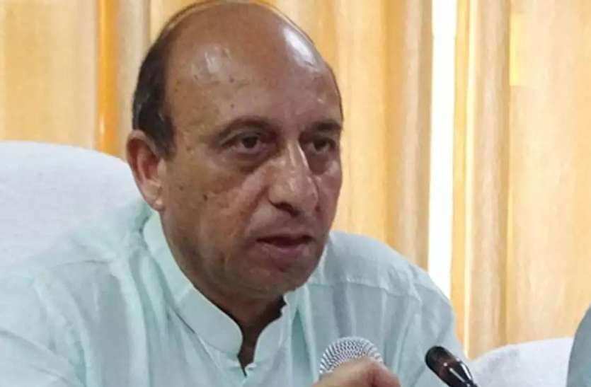 Jay Pratap Singh टीकाकरण अभियान से पूर्व स्वास्थ्य मंत्री ने कहा, कोई कितनी भी प्रभावशाली हो, निर्धारित चरणों अनुसार ही होगा वैक्सीनेशन