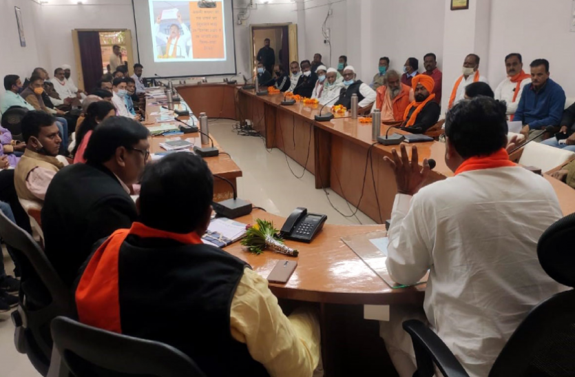 आपकी समस्या का हल-आपके घर: अभियान से वंचितों को मिलेगा 26 प्रकार की अनिवार्य सेवाओं का लाभ आपकी समस्या का हल-आपके घर: अभियान से वंचितों को मिलेगा 26 प्रकार की अनिवार्य सेवाओं का लाभ