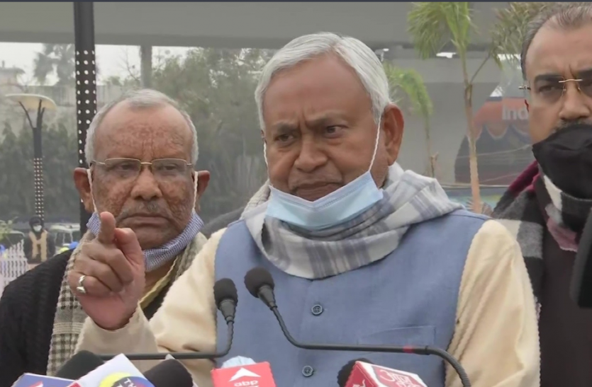 nitish kumar रूपेश हत्याकांड : मीडिया के सवाल पर भड़के नीतीश कुमार, कहा - आपको कातिलों की जानकारी है तो बता दीजिए