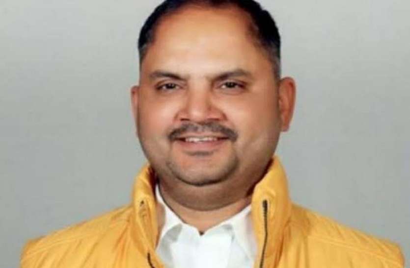 अयोध्या में भाजपा विधायक खब्बू तिवारी का विवादित बयान अयोध्या में भाजपा विधायक खब्बू तिवारी का विवादित बयान, विडियो वायरल