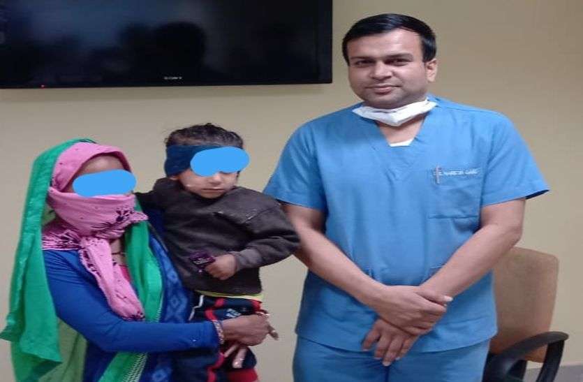 Saramathura's doctor removed innocent kidney, gave new life सरमथुरा के चिकित्सक ने निकाला मासूम का गुर्दा, दी नई जिंदगी