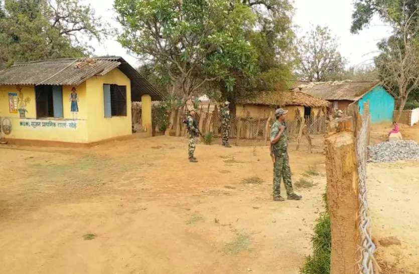 naxali.jpg बस्तर : कोरोना वैक्सीन लूटने के ताक में बैठे नक्सली, सुरक्षा के लिए बढ़ाई गई जवानों की संख्या