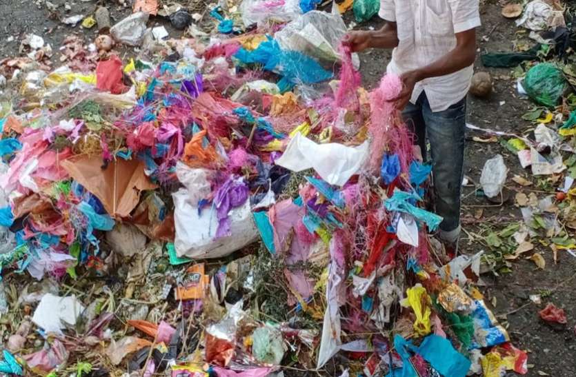 Ahmedabad City : उत्तरायण पर जगह-जगह बिखरी 561 किलो डोरी का निराकरण Ahmedabad City : उत्तरायण पर जगह-जगह बिखरी 561 किलो डोरी का निराकरण