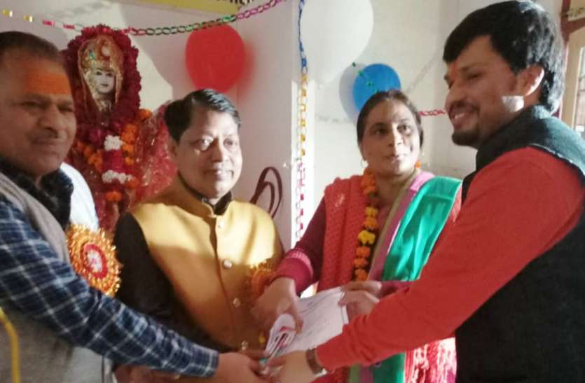 Singing ग्वालियर में शुरू हुई संगीत की महफिल से उठी तान सुहागनगरी में गूंज रही