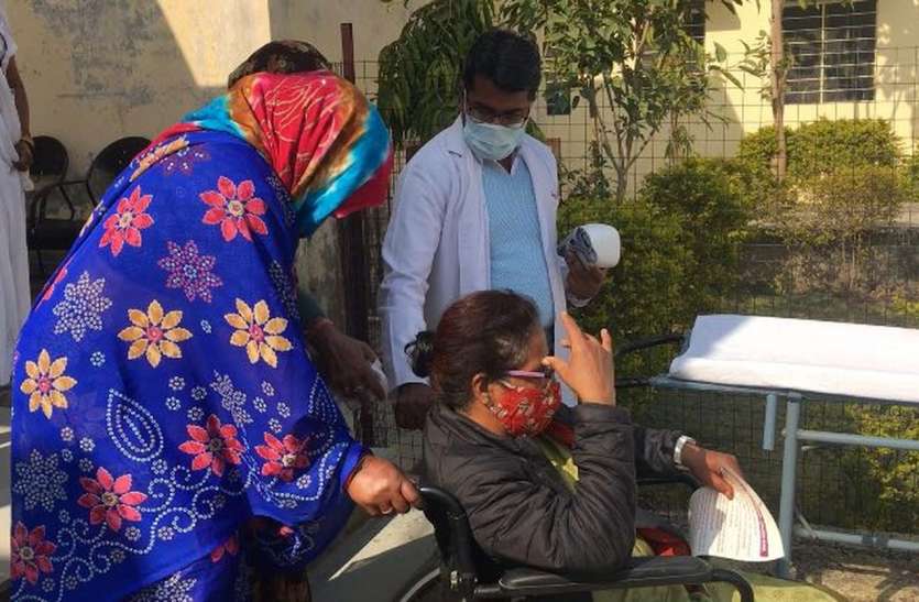 - सामुदायिक स्वास्थ्य केन्द्र नाई और सेक्टर 14 स्थित यूसीएचसी में हुई घटना 762 के टीकाकरण में दो की तबीयत हुई खराब, कुछ देर में हो गई ठीक