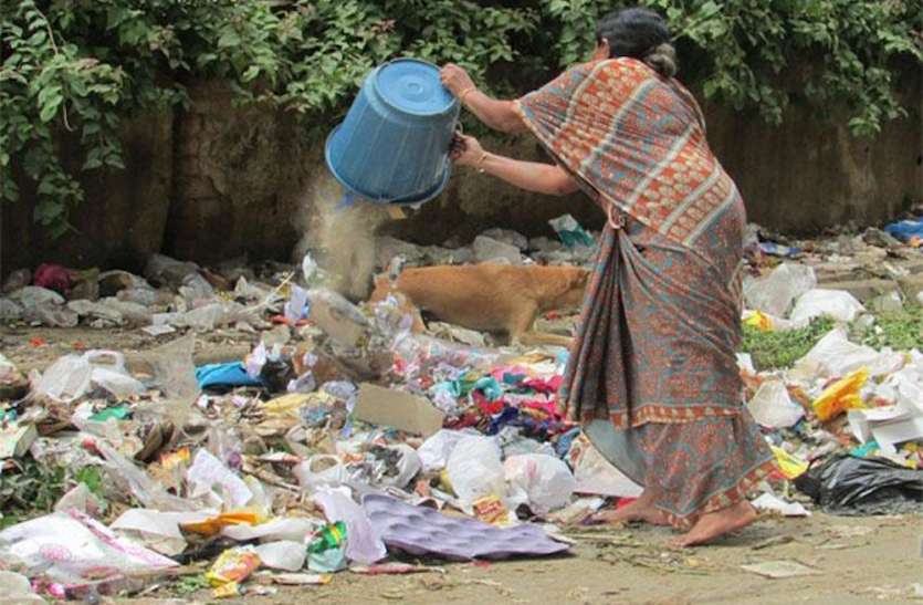 अब सड़कों पर कहीं भी कूड़ा फेंकने पर होगी कार्रवाई, खुद करना होगा अपने कूड़े का निस्तारण, जानिये क्या है नई व्यवस्था अब सड़कों पर कहीं भी कूड़ा फेंकने पर होगी कार्रवाई, खुद करना होगा अपने कूड़े का निस्तारण, जानिये क्या है नई व्यवस्था