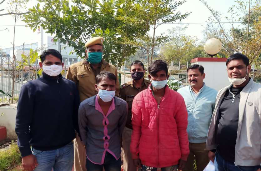 दो चेन स्नेचर गिरफ्तार दो चेन स्नेचर गिरफ्तार