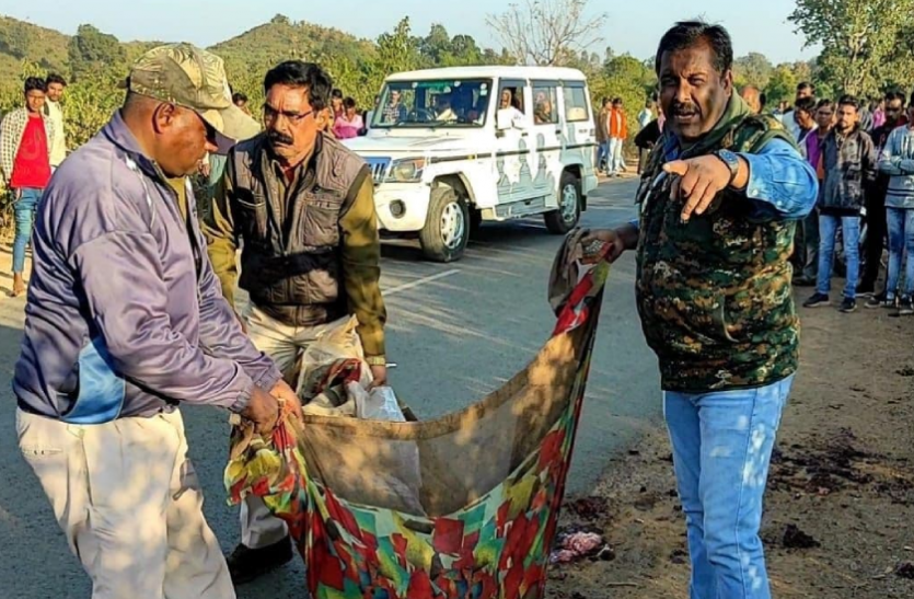 दो सड़क हादसों में तीन लोगों की दर्दनाक मौत, ग्रामीणों में आक्रोश दो सड़क हादसों में तीन लोगों की दर्दनाक मौत, ग्रामीणों में आक्रोश