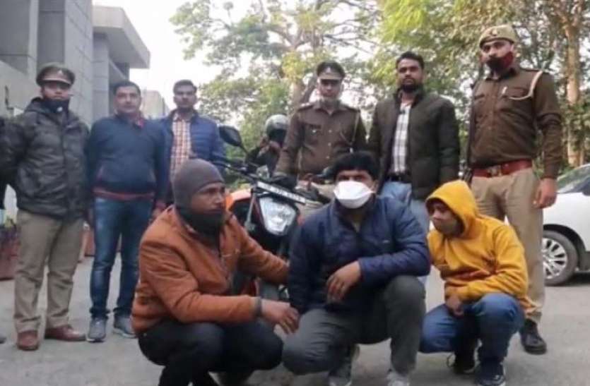 screenshot_from_2021-01-17_11-26-31.jpg खाकी पर फिर लगा दाग, यूपी पुलिस के होमगार्डों ने ही लूटी 30 किलो चांदी