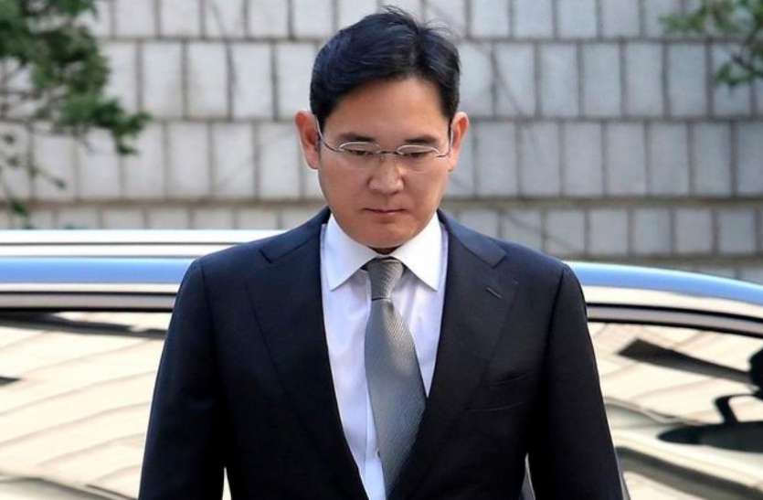 lee_j_yong.jpg रिश्वत देने के आरोप में सैमसंग इलेक्ट्रॉनिक्स के उपाध्यक्ष ली यांग गिरफ्तार, ढाई साल की जेल