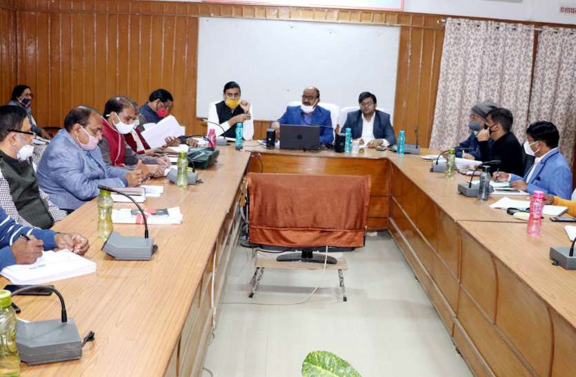 कोयला, शराब और रेत माफिया की तैयार करें सूची, अभियान चलाकर करें कार्रवाई कोयला, शराब और रेत माफिया की तैयार करें सूची, अभियान चलाकर करें कार्रवाई