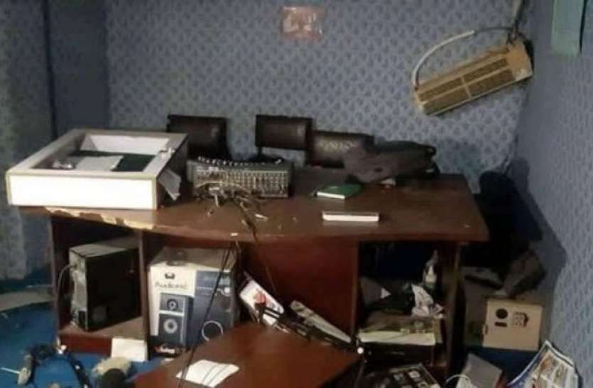 Group: Angry mob targets radio station in north Afghanistan म्यूजिक से परेशान हो रहे थे इमाम, एक आवाज पर समर्थकों ने तबाह कर दिया पूरा रेडियो स्टेशन