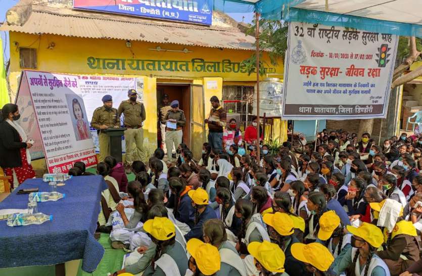 जागरूक करेगी ट्रैफिक पुलिस, थाना व चौकी में होंगे कार्यक्रम जागरूक करेगी ट्रैफिक पुलिस, थाना व चौकी में होंगे कार्यक्रम