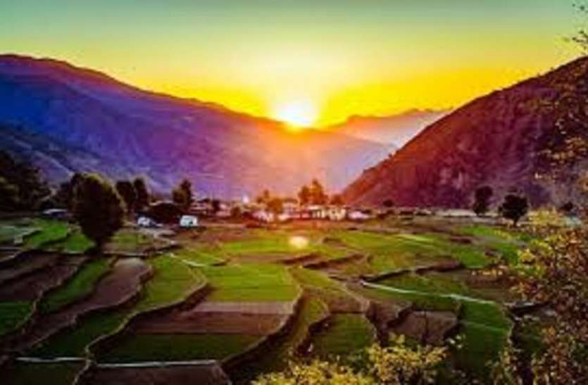 village called Mana इस गांव में आने से गरीबी होती है दूर, महाभारत काल से जुड़ा है इसका संबंध