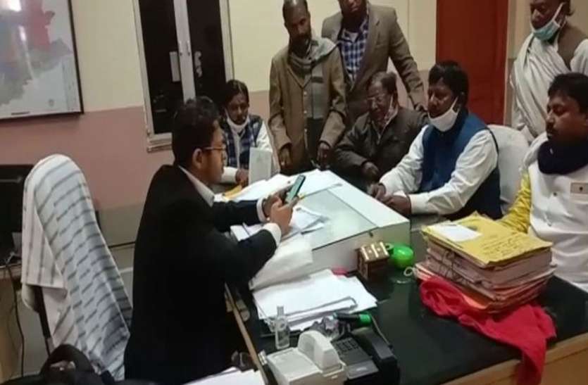 अश्लील हरकतों की शिकायतों के बाद भी प्रभारी बनाया, ऑडियो कांड के बाद भी एफआइआर नहीं अश्लील हरकतों की शिकायतों के बाद भी प्रभारी बनाया, ऑडियो कांड के बाद भी एफआइआर नहीं