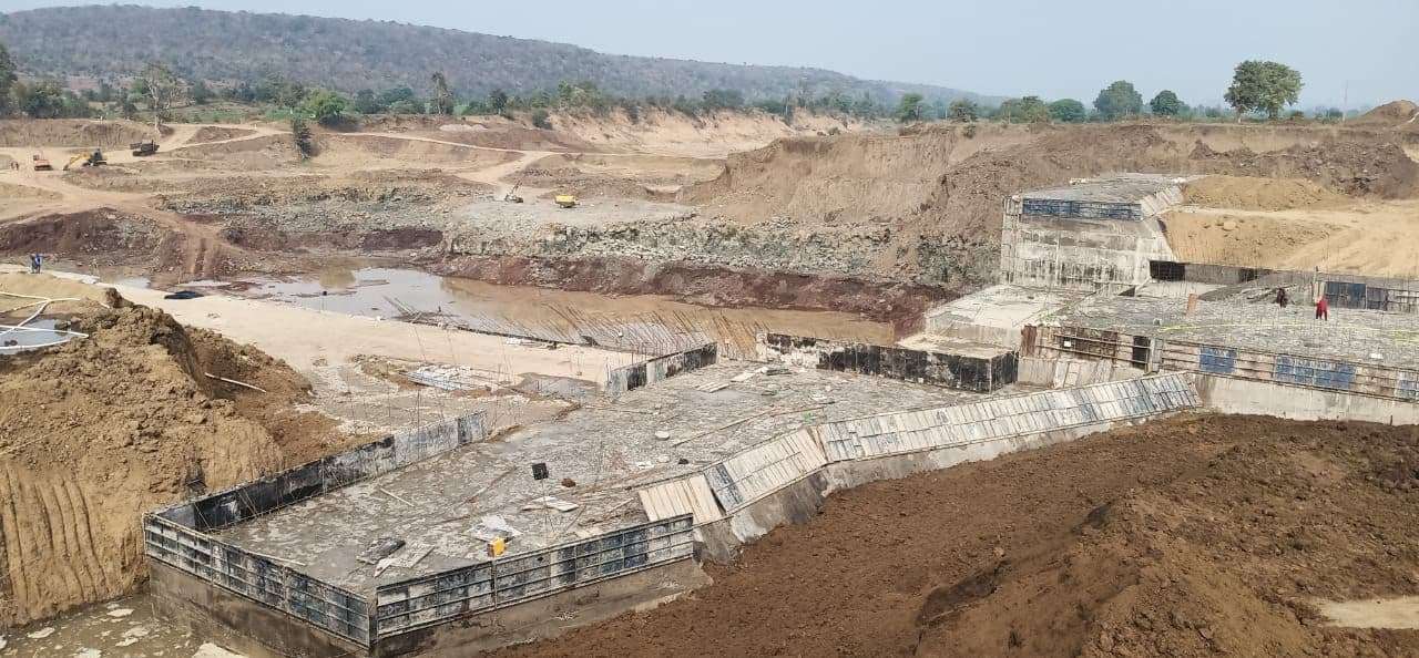 किसानों ने रोका रेसई पार्वती डैम का निर्माण, प्रशासन को एक महीने की मोहलत