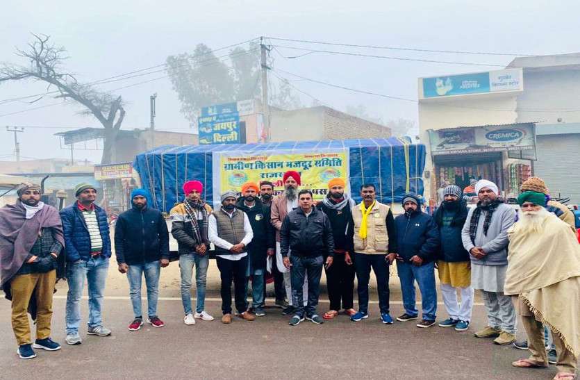 26 जनवरी की ट्रैक्टर परेड़ की तैयारी में जुटा देश का किसान 26 जनवरी की ट्रैक्टर परेड़ की तैयारी में जुटा देश का किसान