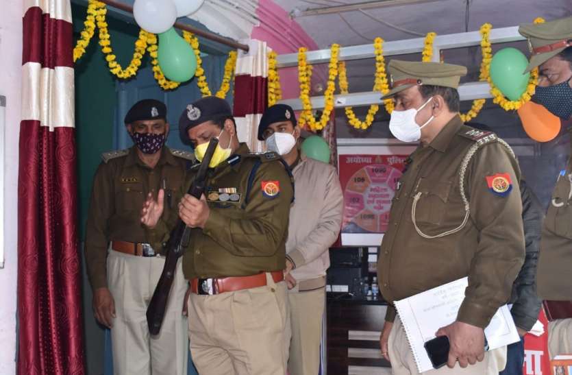अयोध्या की सुरक्षा में तैनात हैं दो थाने श्रद्धालुओं को रखेंगे सुरक्षित अयोध्या की सुरक्षा में तैनात हैं दो थाने, श्रद्धालुओं को रखेंगे सुरक्षित : SSP