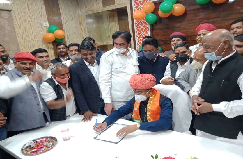 हर जिला परिषद सदस्य का सालाना विकास के लिए मिलेंगे दस लाख हर जिला परिषद सदस्य का सालाना विकास के लिए मिलेंगे दस लाख