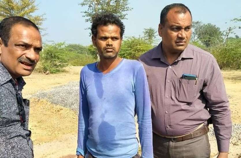 Murder, farmer, conspiracy, field, crop, room, blood, Satna, Maheer किसान ने खुद की हत्या का रचा षडय़ंत्र, सतना में पकड़ाया