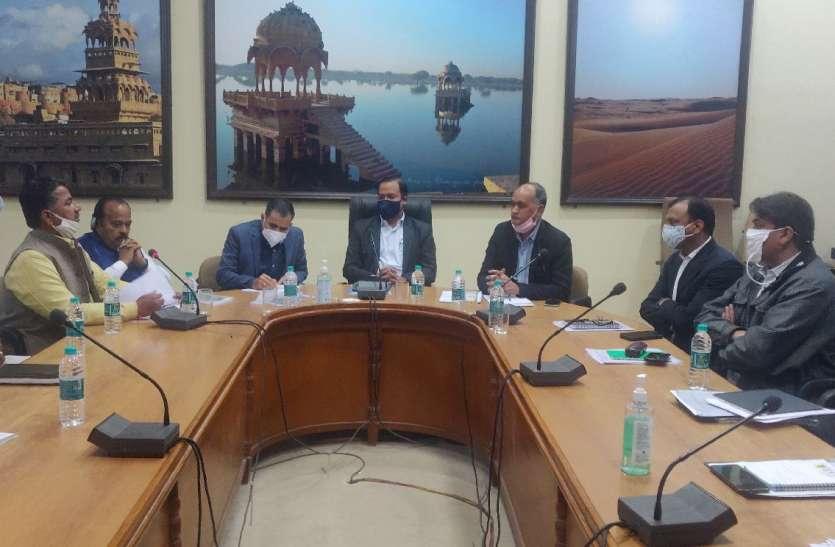 सूखा प्रभावित क्षेत्रों की समस्याओं और आवश्यकता का लिया फीडबेक सूखा प्रभावित क्षेत्रों की समस्याओं और आवश्यकता का लिया फीडबेक