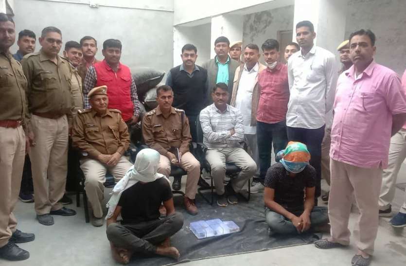 पुलिस-तस्करों में आमने-सामने हुई फायरिंग, दो तस्कर गिरफ्तार पुलिस-तस्करों में आमने-सामने हुई फायरिंग, दो तस्कर गिरफ्तार