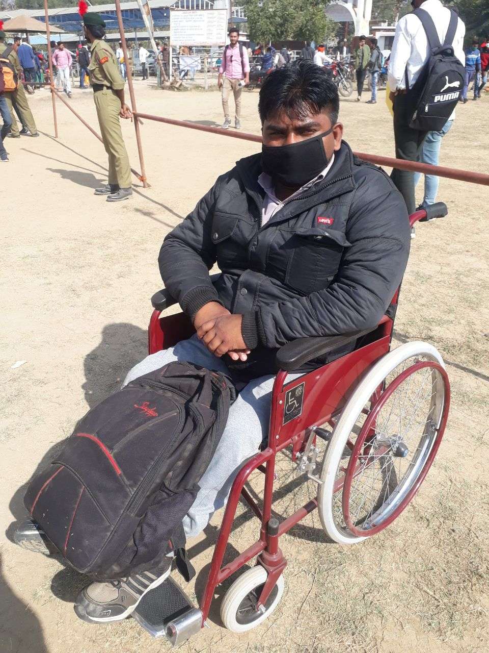 employment : Magazine provided wheelchair to Divyang in employment