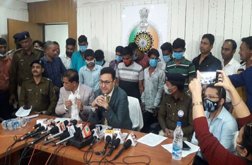 फिल्म 'स्पेशल की तर्ज पर रची साजिश, एक चूक से सभी 9 गिरफ्तार फिल्म 'स्पेशल की तर्ज पर रची साजिश, एक चूक से सभी 9 गिरफ्तार