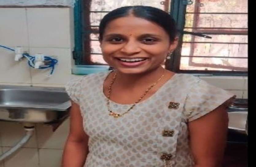 blind woman नेत्रहीन महिला की गोल रोटी देख आप हो जाएंगे हैरान, दे रही हैं कुकिंग की ट्रेनिंग