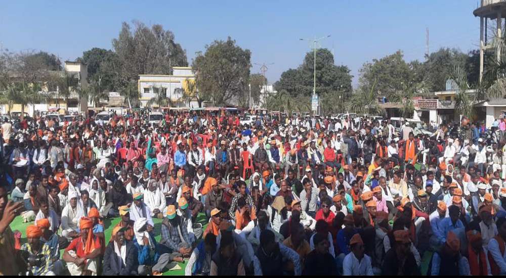 ट्रैक्टर से पहुंचे पूर्व गृहमंत्री, बोले- कांग्रेस का झूठ बोलने का रहा है इतिहास, गंगा जल लेकर कसम खाकर वादों से मुकरे