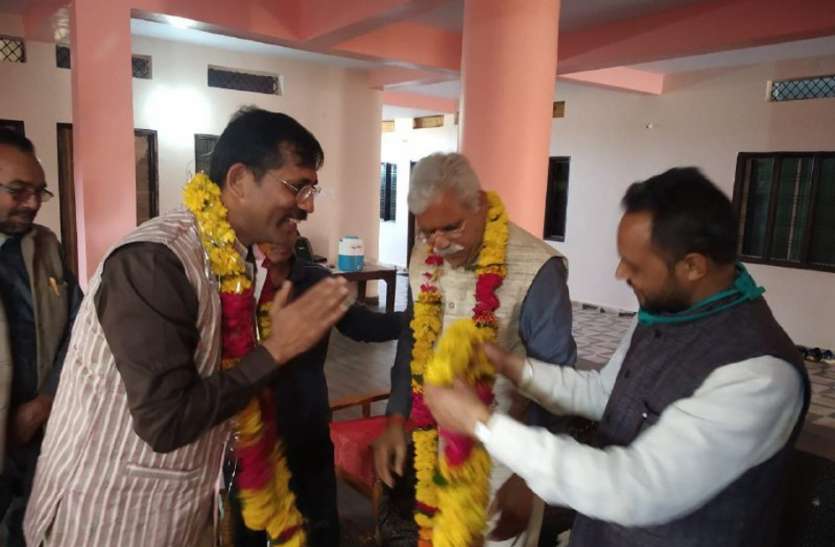 भारत की अर्थव्यवस्था का मूल है स्वदेशी स्वाबलंबन : दुबोलिया भारत की अर्थव्यवस्था का मूल है स्वदेशी स्वाबलंबन : दुबोलिया