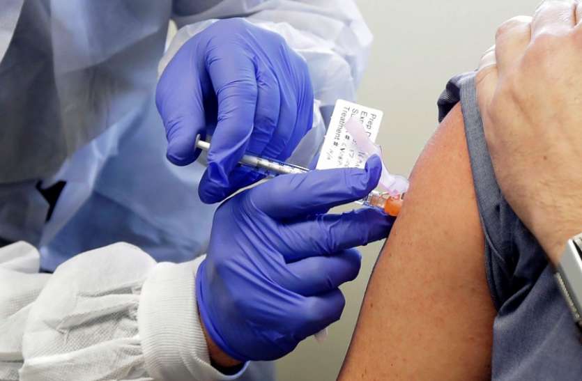 vaccine.jpg कोरोना वैक्सीन लगवाने के लिए Aadhaar से लिंक कराना होगा मोबाइल नंबर, जानें प्रक्रिया