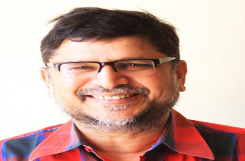 vinod_anupam.png आर्ट एंड कल्चर: विवादों की आड़ में गुम होते मुद्दे