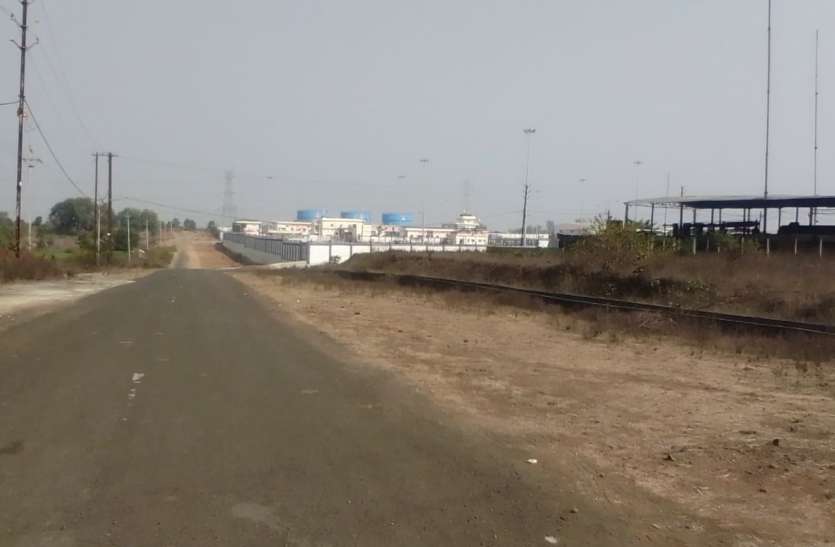 35 वर्षों से मुआवजे को तरस रहे किसान 35 वर्षों से मुआवजे को तरस रहे किसान