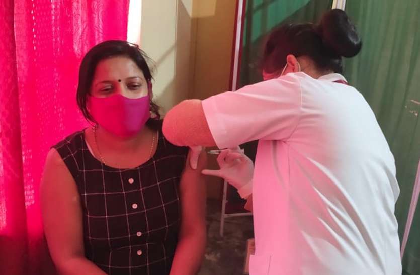 vaccine कोरोना वैक्सीन लगवाने में दिखा गजब का उत्साह, जिला बना प्रदेश में नम्बर वन