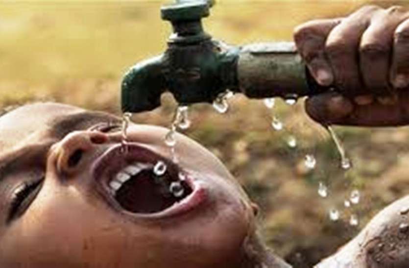water crisis Water crisis: जिला जल अभावग्रस्त क्षेत्र घोषित, उल्लंघन पर होगी कार्रवाई