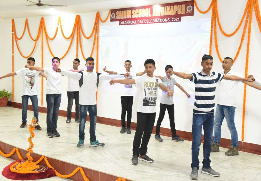 सैनिक स्कूल के वार्षिकोत्सव में पहुंचे मंत्री टीएस, बोले- अनुशासन से लेकर हर क्षेत्र में श्रेष्ठ हैं यहां के कैडेट्स