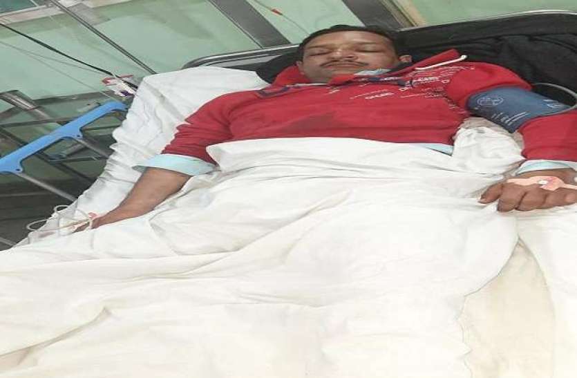 boy.jpg बर्थ-डे केक काटने के बाद चले लाठी-डंडे, बर्थडे ब्वाय के पेट में घुसी शराब की टूटी बोतल