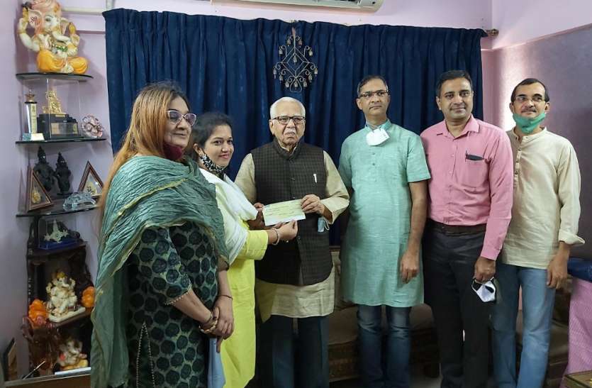 पूर्व राज्यपाल राम नाईक ने राम मंदिर के लिए दिया महिने का पेन्शन पूर्व राज्यपाल राम नाईक ने राम मंदिर के लिए दिया महिने का पेन्शन