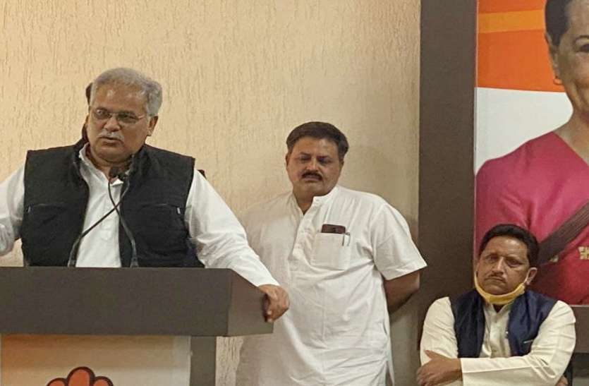 वाट्सऐप यूनिवर्सिटी के वाइस चांसलर कर रहे इतिहास का दुरुपयोग वाट्सऐप यूनिवर्सिटी के वाइस चांसलर कर रहे इतिहास का दुरुपयोग