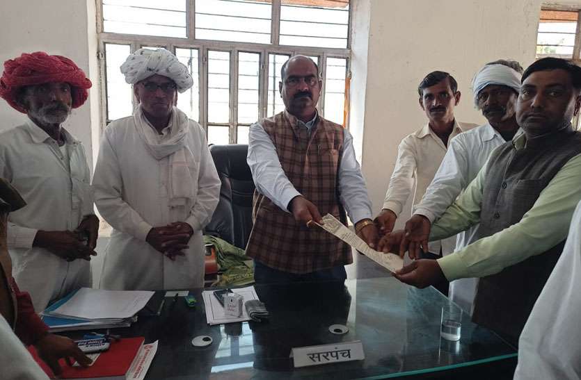 पीएचसी व पशु चिकित्सालय भवन निर्माण को लेकर जारी किए पट्टे पीएचसी व पशु चिकित्सालय भवन निर्माण को लेकर जारी किए पट्टे
