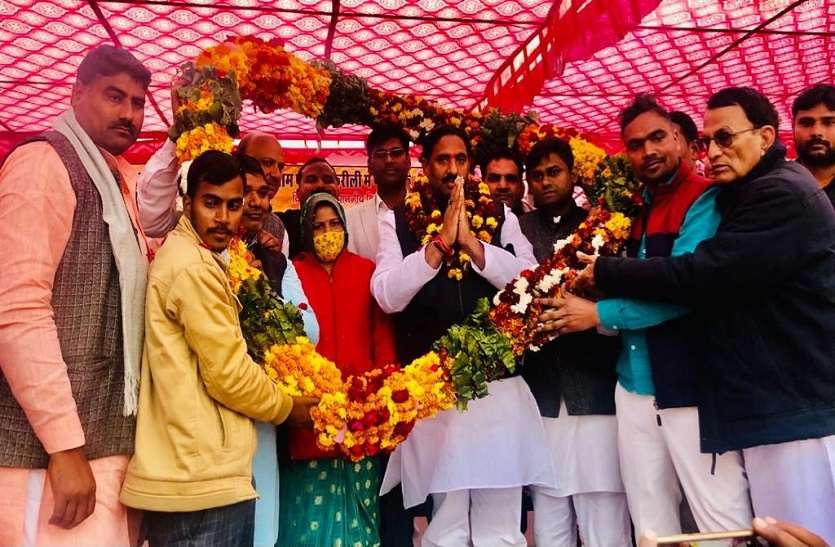विधायक बोले- पूंजीपतियों को लाभ पहुंचाने के लिए बनाए कृषि कानून विधायक बोले- पूंजीपतियों को लाभ पहुंचाने के लिए बनाए कृषि कानून