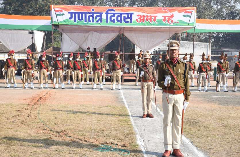 गणतंत्र दिवस समारोह में इस बार न स्कूली बच्चों का कार्यक्रम होगा और न ही मार्च पास्ट गणतंत्र दिवस समारोह में इस बार न स्कूली बच्चों का कार्यक्रम होगा और न ही मार्च पास्ट