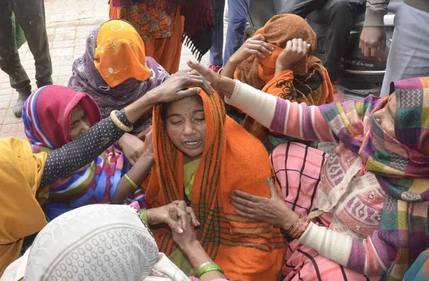 चिकित्साकर्मी तापते रहे और मासूम ने दम तोड़ा... चिकित्साकर्मी तापते रहे और मासूम ने दम तोड़ा...