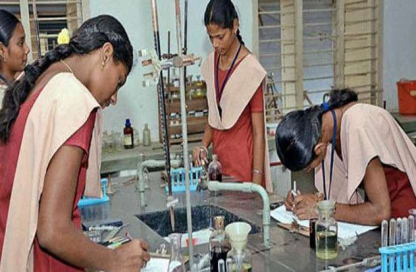 practical-exam--1476524261_835x547.jpg CG Board Exam 2021: इस तारीख से शुरू होंगी छत्तीसगढ़ बोर्ड 10वीं-12वीं की प्रैक्टिकल परीक्षाएं