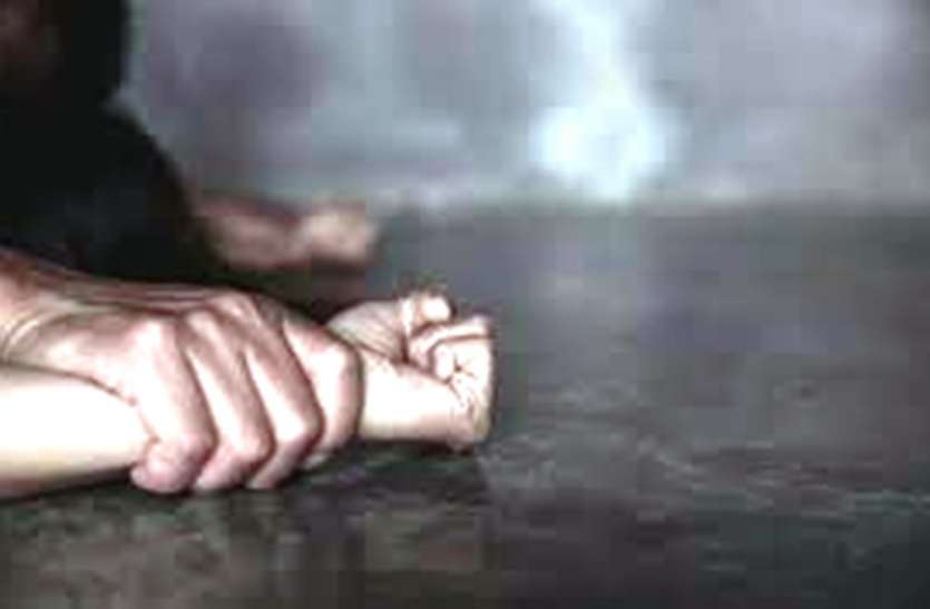 Rape बड़े अस्पताल में नौकरी दिलवाने के बहाने नर्स को घर बुलाया, फिर 'जूस' पिलाकर किया गंदा काम