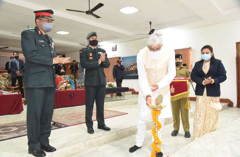 सैनिक स्कूल के वार्षिकोत्सव में पहुंचे मंत्री टीएस, बोले- अनुशासन से लेकर हर क्षेत्र में श्रेष्ठ हैं यहां के कैडेट्स सैनिक स्कूल के वार्षिकोत्सव में पहुंचे मंत्री टीएस, बोले- अनुशासन से लेकर हर क्षेत्र में श्रेष्ठ हैं यहां के कैडेट्स