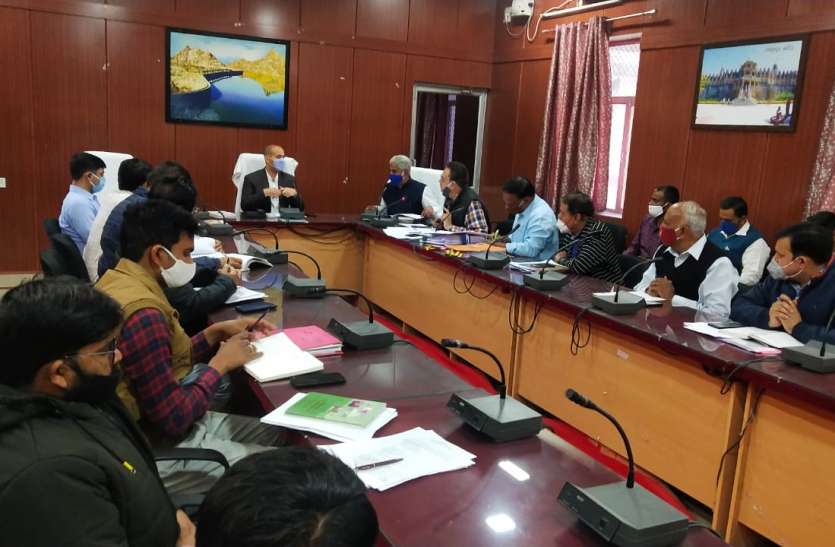 प्रदूषण पर फिर गाया वहीं राग, करेंगे कड़ी कार्रवाई प्रदूषण पर फिर गाया वहीं राग, करेंगे कड़ी कार्रवाई