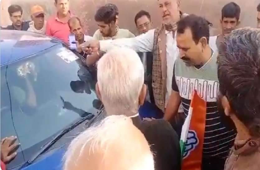 Rajasthan Video from Bikaner Deshnok Viral on Voters day राजस्थान: राष्ट्रीय मतदाता दिवस पर एक Viral Video ने मचा डाली खलबली, BJP नेताओं ने कांग्रेस को घेरा