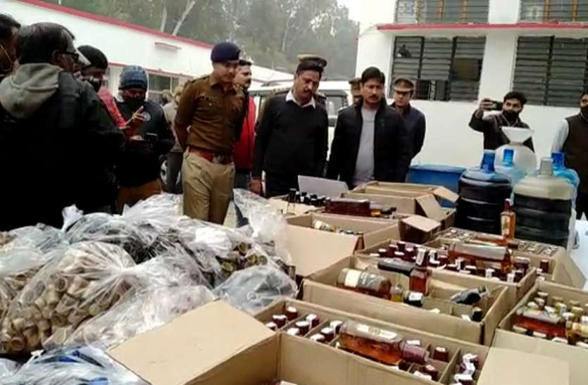 meerut.jpg सावधान! असली सील बंद बोतल में परोसी जा रही नकली शराब
